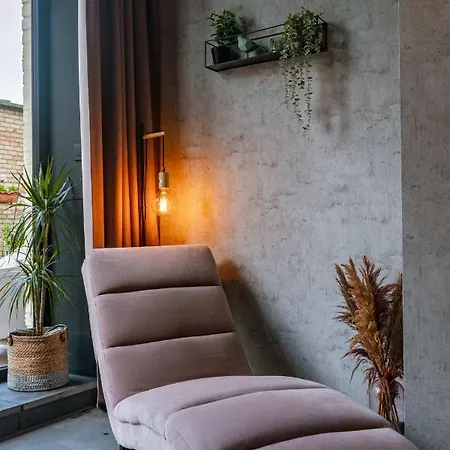 Warm Industrial House With Terrace Near The Casa de Férias