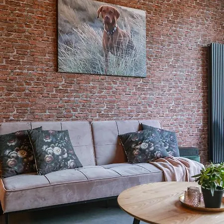 Casa de Férias Warm Industrial House With Terrace Near The Middelkerke